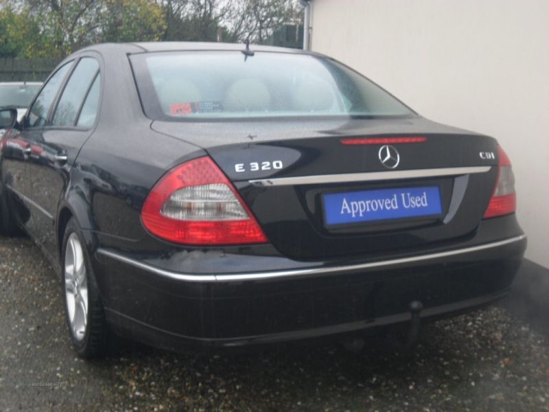 2007 Mercedes E-Class 320 CDI image 3