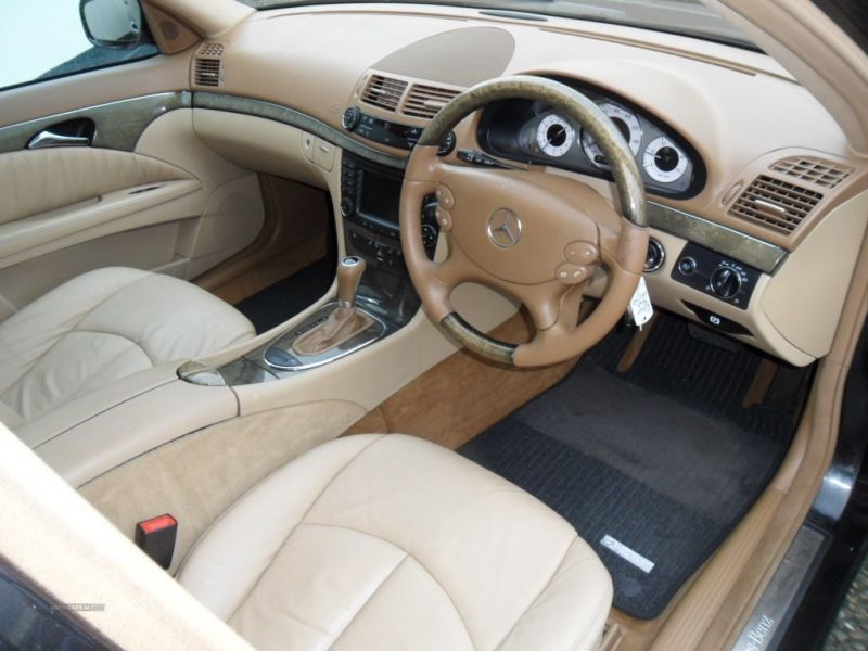 2007 Mercedes E-Class 320 CDI image 4