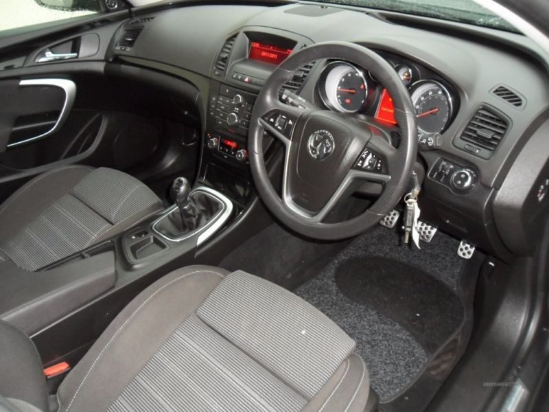 2011 Vauxhall Insignia 1.8 SRI image 2