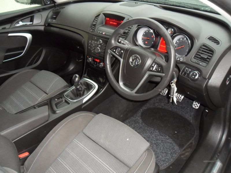 2011 Vauxhall Insignia 1.8 SRI image 2
