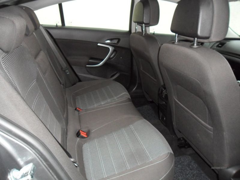 2011 Vauxhall Insignia 1.8 SRI image 3