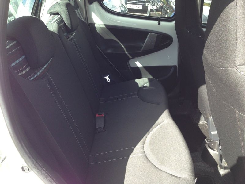 2012 CITROEN C1 1.0 VTR 5DR image 5