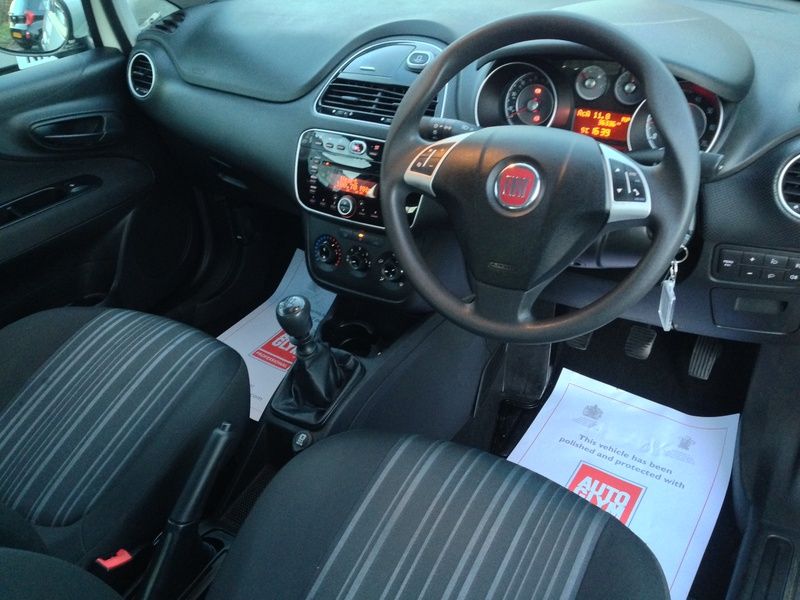 2011 FIAT PUNTO EVO 1.2 8V MYLIFE 3DR image 4