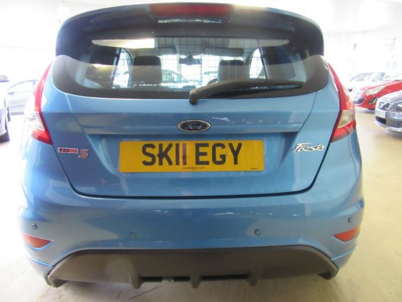 2011 FORD Fiesta VAN 1.6 Sport TDCi image 3