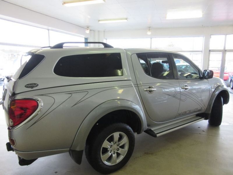 MITSUBISHI L200 2.5 image 2