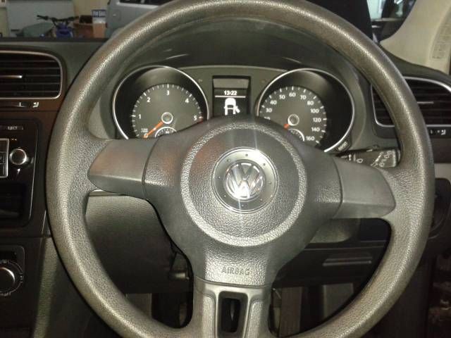 2011 Volkswagen Golf 1.6 TDi 105 S 5dr image 4