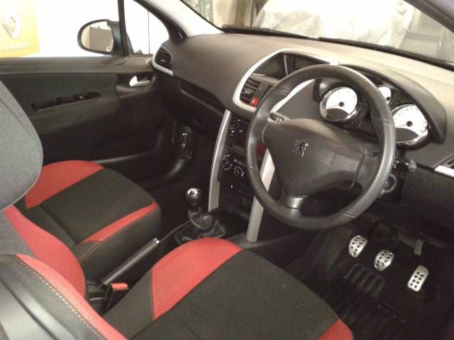 2012 Peugeot 207 1.4 HDi Sportium 3dr image 4