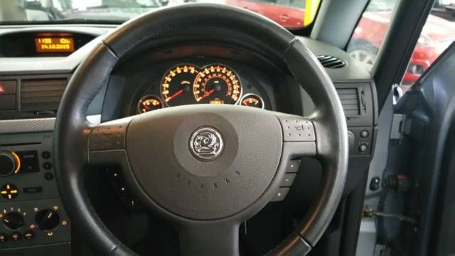 2009 Vauxhall Meriva 1.4i 16V Design 5dr image 4