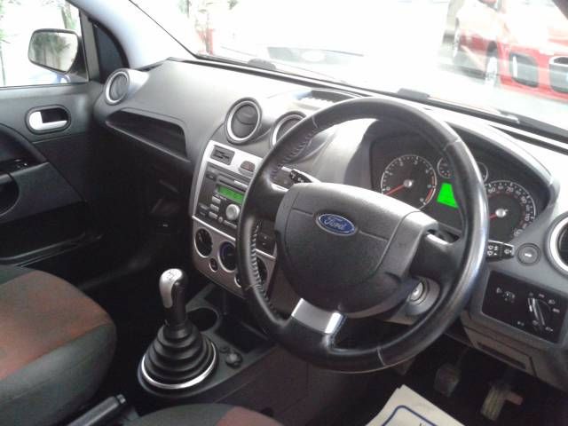 2007 Ford Fiesta 1.4 TDCi Zetec 5dr image 4