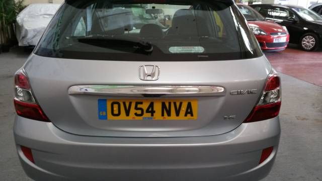 2004 Honda Civic 1.6 i-VTEC Executive 5dr image 3