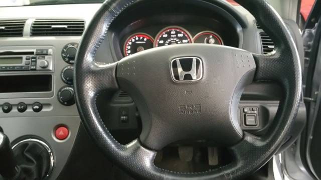 2004 Honda Civic 1.6 i-VTEC Executive 5dr image 4