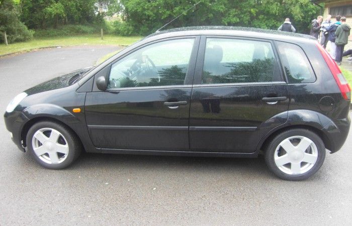 2004 Ford Fiesta 1.4 FLAME 5DOOR image 4