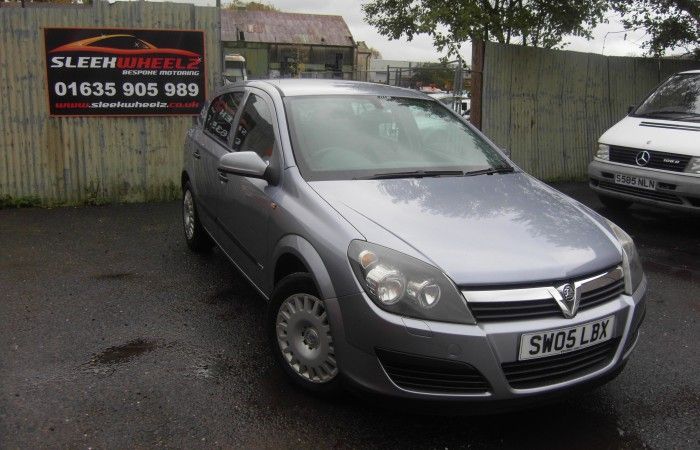 2005 VAUXHALL ASTRA AUTOMATIC image 1