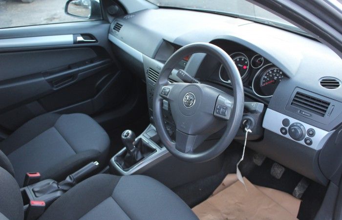 2005 VAUXHALL ASTRA 1.4 CLUB 5DOOR image 4