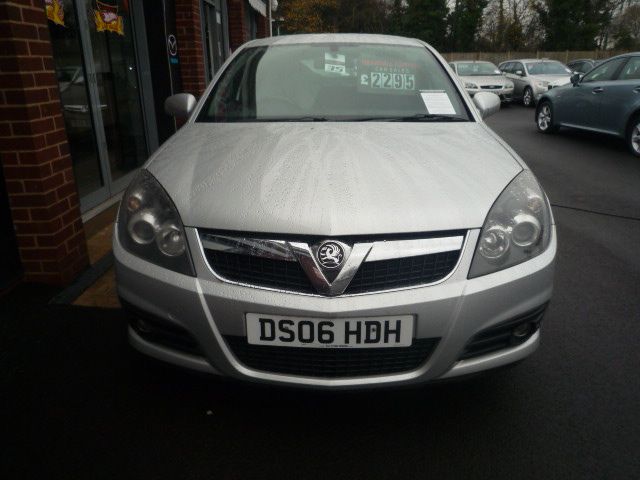 2006 VAUXHALL VECTRA 1.8 VVT SRI NAV image 2