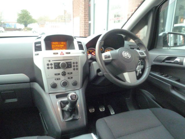 2006 VAUXHALL ZAFIRA 1.9 SRI CDTI image 4