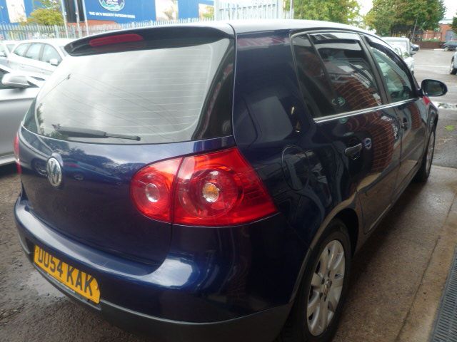 2004 VOLKSWAGEN GOLF 1.6 SE FSI 5d image 3