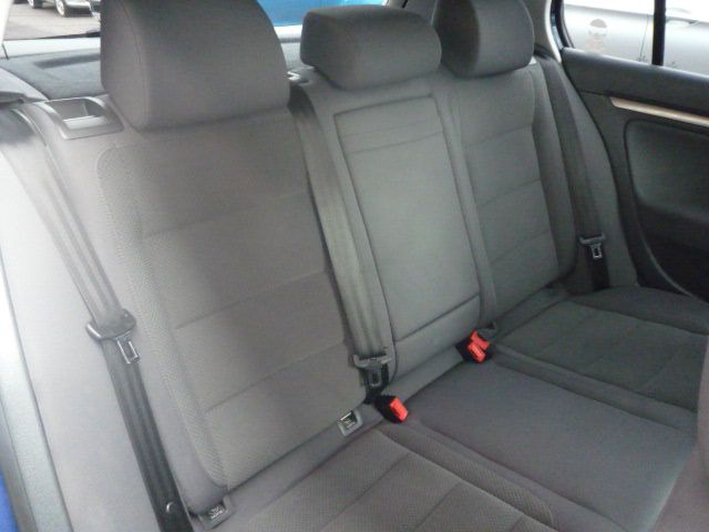 2004 VOLKSWAGEN GOLF 1.6 SE FSI 5d image 5