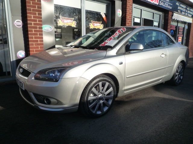 2007 FORD FOCUS 2.0 CC2 2d image 1