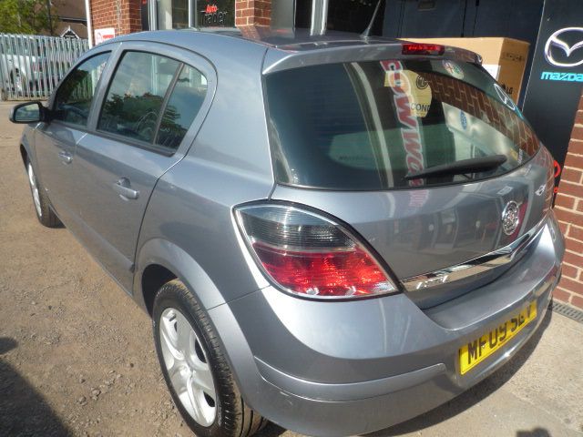 2009 VAUXHALL ASTRA 1.4 16V TWINPORT image 3