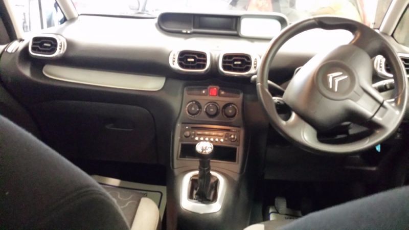 2011 CITROEN C3 PICASSO VTR PLUS HDI image 4