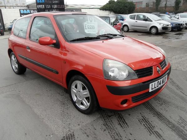 2004 Renault Clio 1.2 16v image 1