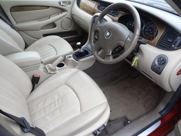 2003 Jaguar X-Type 2.0 D SE 4dr image 4