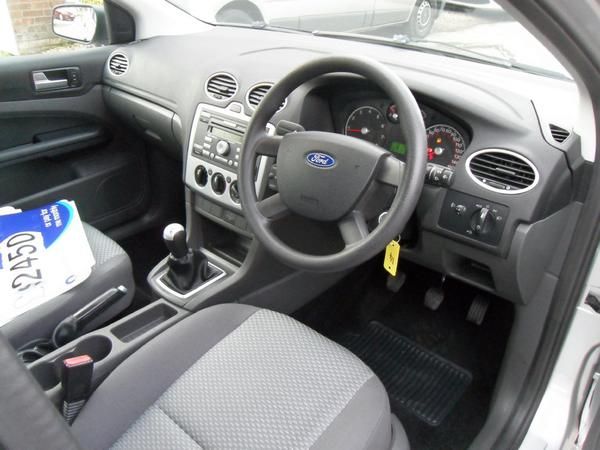 2006 Ford Focus 1.6 LX 5dr image 4