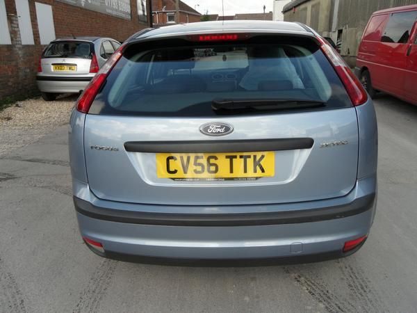 2006 Ford Focus 1.8 Zetec 5dr image 3