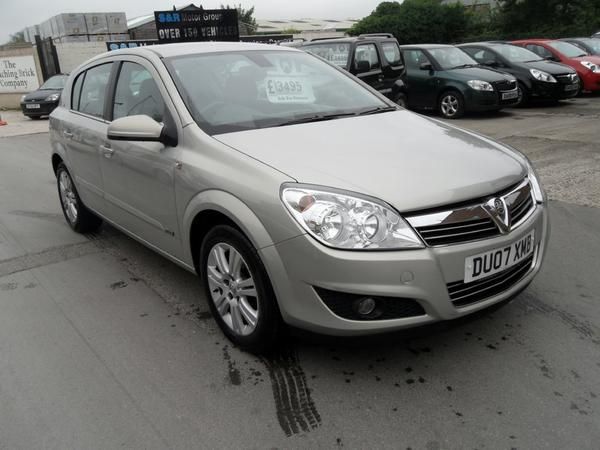 2007 Vauxhall Astra 1.8 i 16v image 1