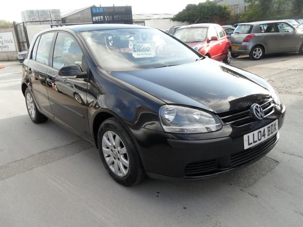 2004 Volkswagen Golf 1.6 FSI SE image 1