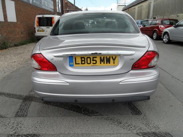 2005 Jaguar X-Type 2.0 D Sport 4dr image 3