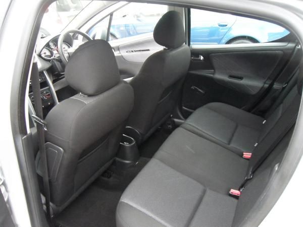 2008 Peugeot 207 1.4 m:play 5dr image 5
