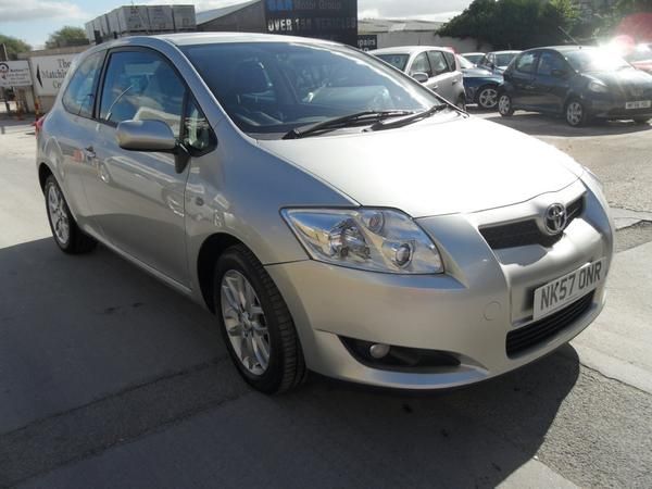 2007 Toyota Auris 1.6 VVT-i TR image 1