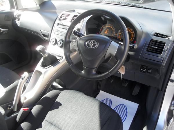 2007 Toyota Auris 1.6 VVT-i TR image 4