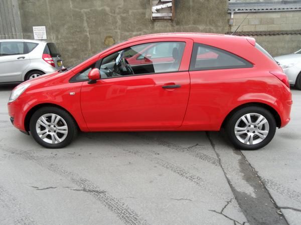 2010 Vauxhall Corsa 1.0 i ecoFLEX image 2