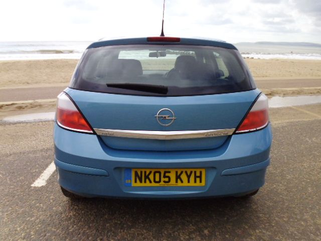 2005 VAUXHALL ASTRA 1.6 CLUB image 3