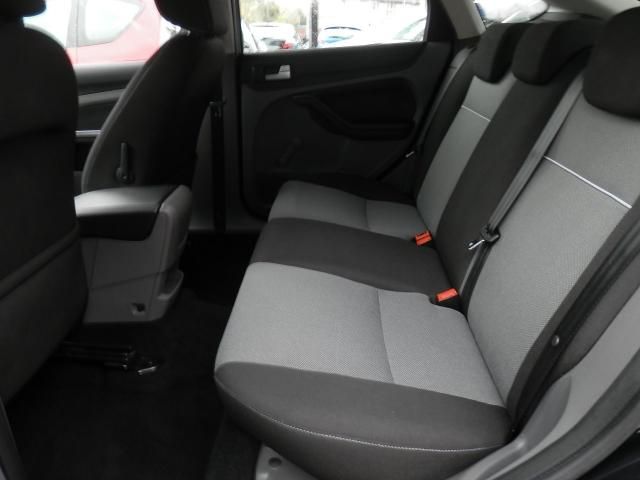 2010 FORD FOCUS 1.6 ZETEC 5d image 5