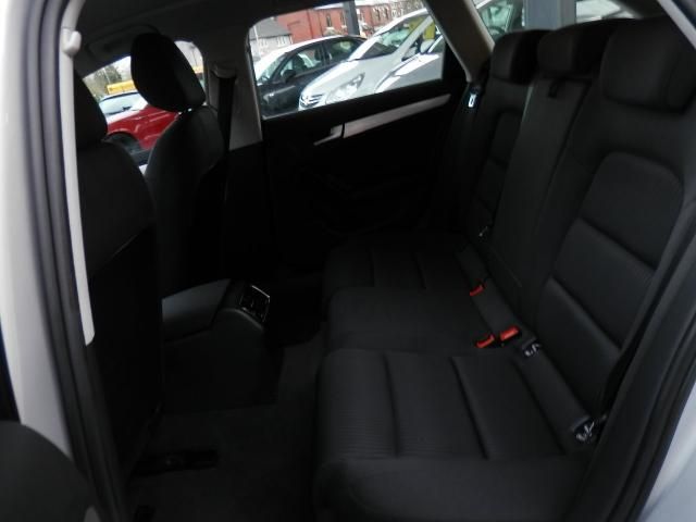 2009 AUDI A4 2.0 AVANT TDI SE image 5