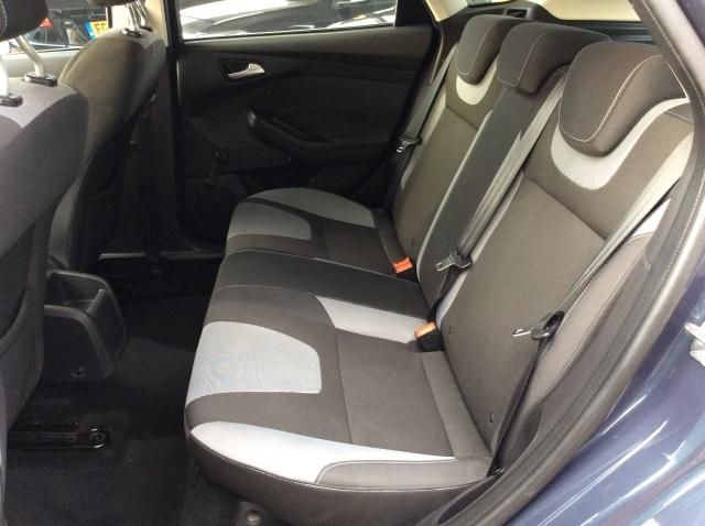 2012 FORD FOCUS 1.6 ZETEC TDCI 5d image 5