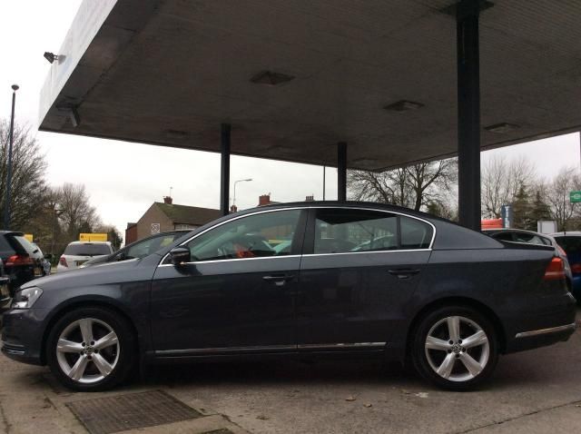 2011 VOLKSWAGEN PASSAT 2.0 SE TDI image 2