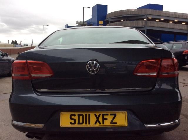 2011 VOLKSWAGEN PASSAT 2.0 SE TDI image 3