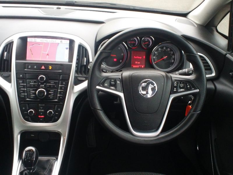 2011 VAUXHALL ASTRA 2.0 image 4