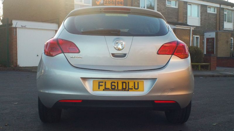 2011 VAUXHALL ASTRA 1.3 image 3