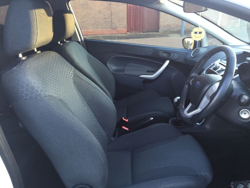 2010 FORD FIESTA 1.6 image 5