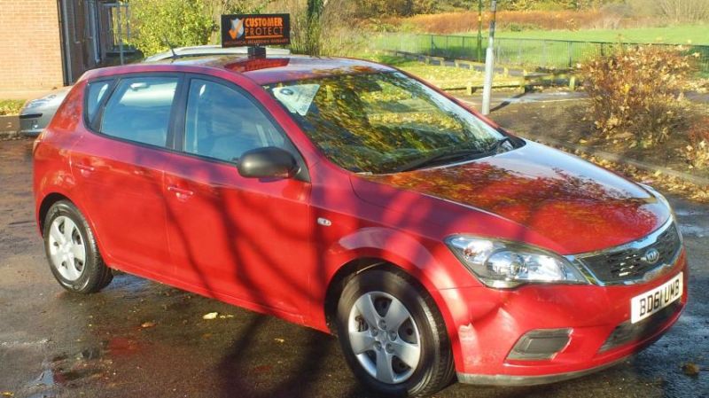 2011 KIA Ceed 1.6 image 1