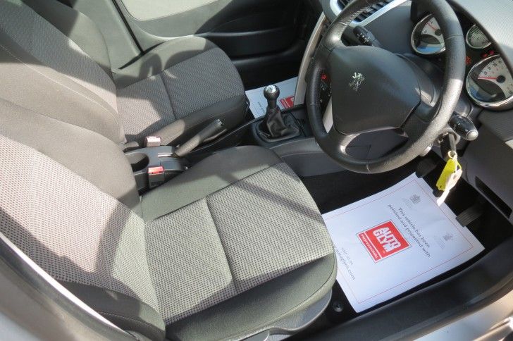 2010 Peugeot 207 SW 1.6 HDi Sport 5dr image 4