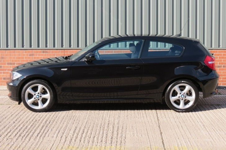 2011 BMW 1 SERIES 2.0 118d Sport 3dr image 2