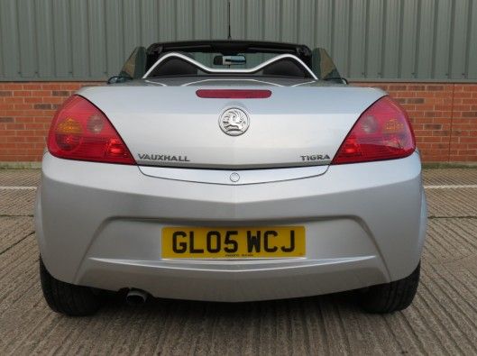 2005 Vauxhall Tigra 1.4 i 16v 2dr image 3