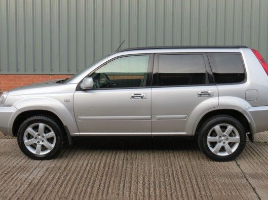 2006 Nissan X-Trail 2.2 dCi Aventura 5dr image 2